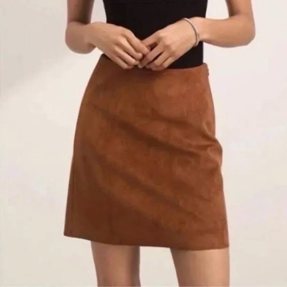 Aritzia Babaton Faux Suede Mini Skirt – Brown | Size 2 | Excellent